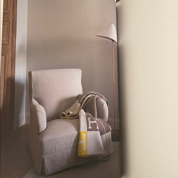 Authentic Hermes Hard Cover Home Book - Picture 4 of 8